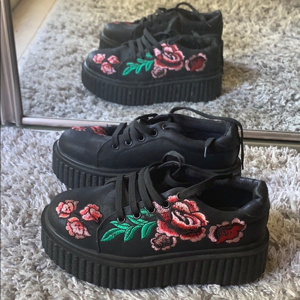 🔔❤️🌺🌸 Súper cute rare new shoes